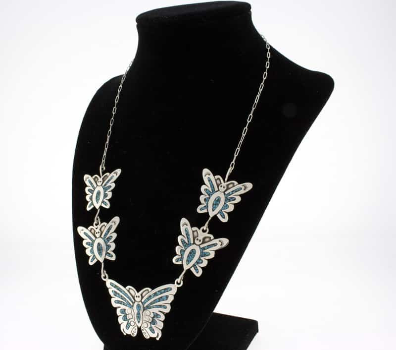 Collier en Incrustation de Paillettes de Turquoise Kingman en Forme de Papillon