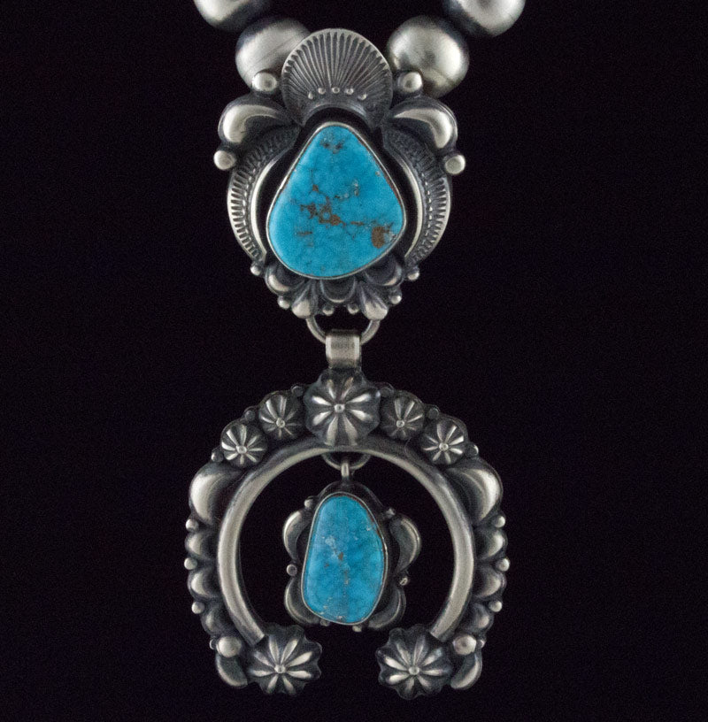 Handgefertigte Sterlingsilber-Perlenkette mit natürlichem Kingman-Web-Turquoise Naja-Anhänger