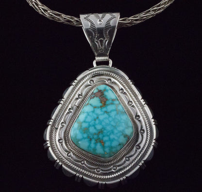 Collier en chaîne en argent sterling tressé à la main avec pendentif en turquoise Kingman œil d'oiseau naturel