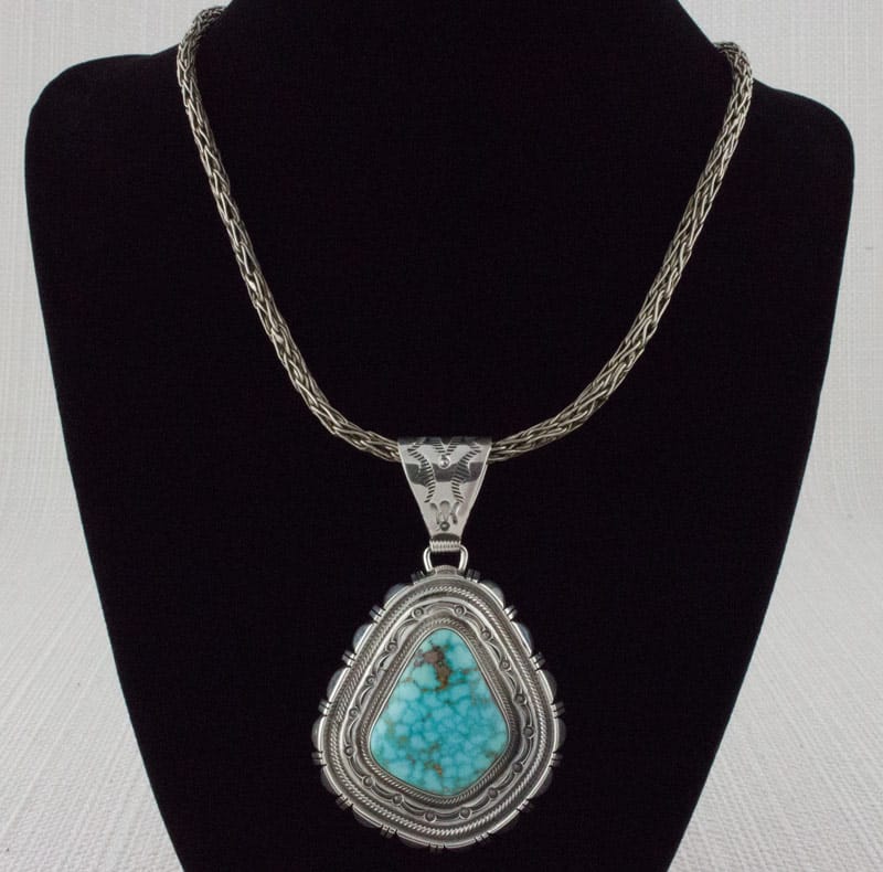 Collier en chaîne en argent sterling tressé à la main avec pendentif en turquoise Kingman œil d'oiseau naturel