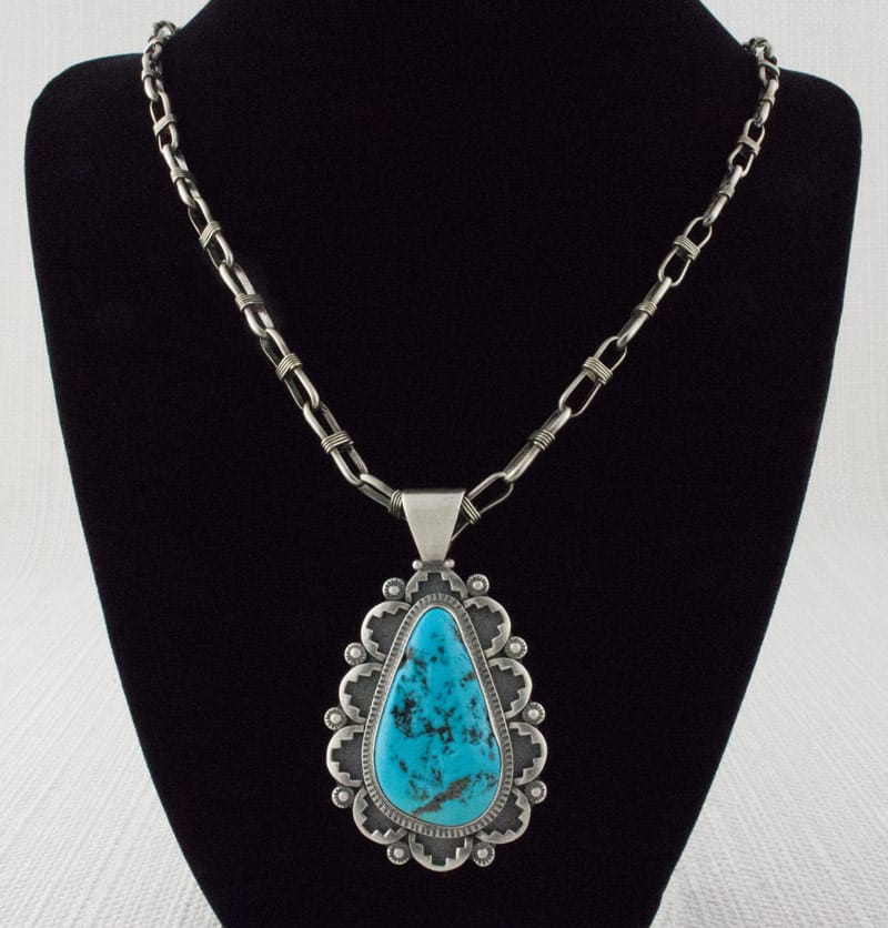 Collier en chaîne en fil d'argent sterling fait main avec pendentif en turquoise naturelle de Kingman