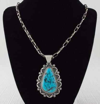 Collier en chaîne en fil d'argent sterling fait main avec pendentif en turquoise naturelle de Kingman