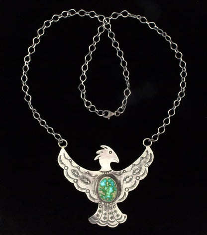 Collier en chaîne avec maillons en forme de faucon surélevé en turquoise dorée du Sonoran