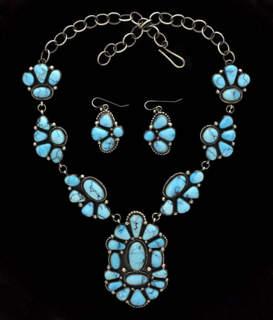 Collier en cluster de turquoise égyptienne naturelle avec boucles d'oreilles assorties