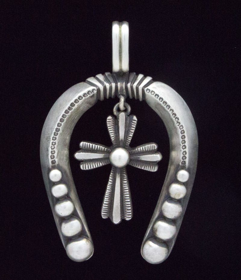 Pendente Naja in Argento Sterling con Ciondolo a Croce