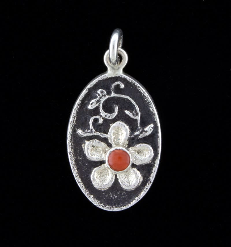 Pendentif Fleur en Tuf