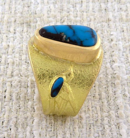 Tufa Cast Solid 18K Gold Ring With High Grade Natural Bisbee Turquoise