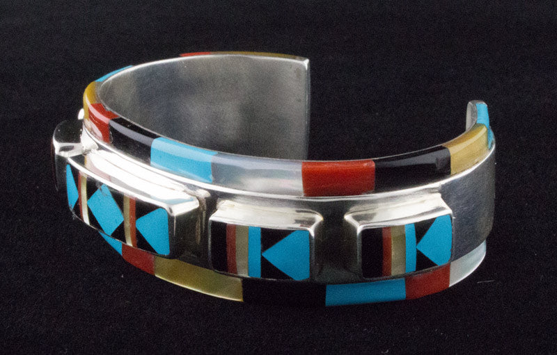 Bracelet en inlay multi-pierres avec rangée centrale surélevée