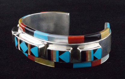 Bracelet en inlay multi-pierres avec rangée centrale surélevée