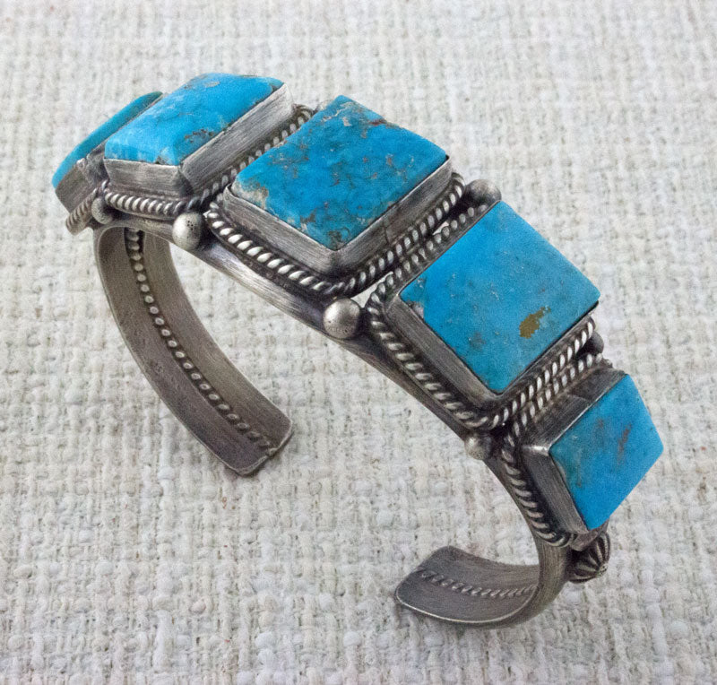 Bracelet en rangée de 5 pierres en turquoise naturelle de haute qualité