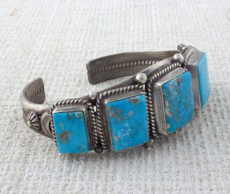 Bracelet en rangée de 5 pierres en turquoise naturelle de haute qualité