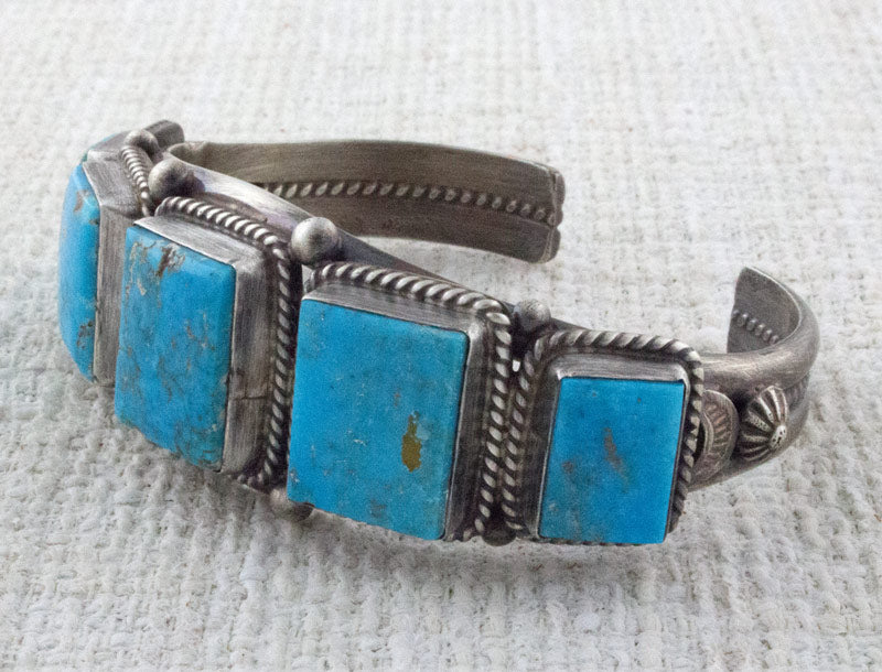 Bracelet en rangée de 5 pierres en turquoise naturelle de haute qualité