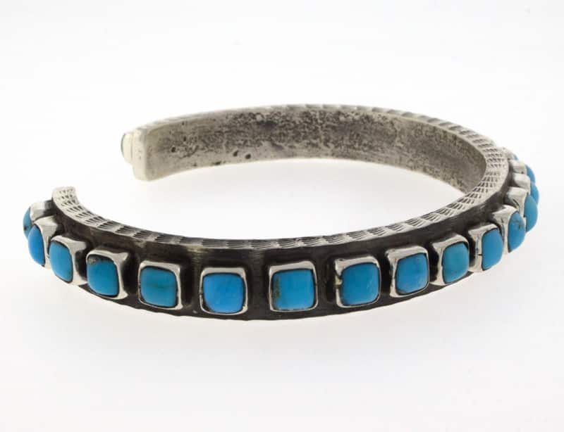 Natürlicher Kingman-Turquoise 26-Steine-Reihenarmband