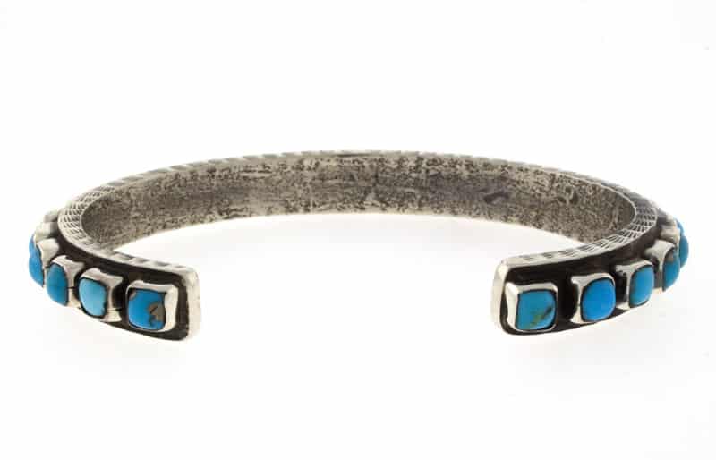 Natürlicher Kingman-Turquoise 26-Steine-Reihenarmband