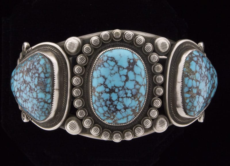 Natürlicher schwarzer Web-Kingman-Turquoise 3-Stein-Reihenarmband