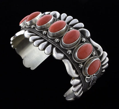 Bracelet en rangée de 7 pierres en corail méditerranéen naturel de haute qualité