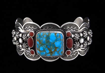 Natürlicher Kingman-Turquoise & Natürlicher Mediterraner Korallenarmband